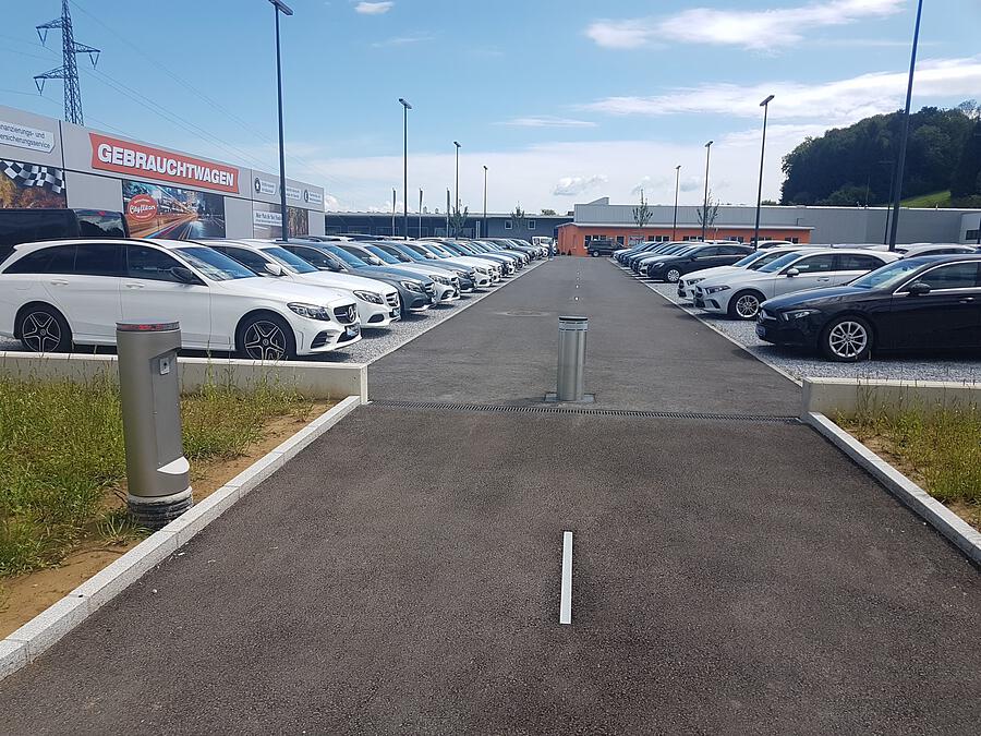 Elektrische Poller Autohaus